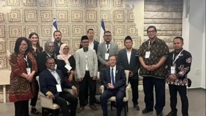pbnu-sesalkan-nahdliyin-bertemu-presiden-israel_1720971774.webp.webp