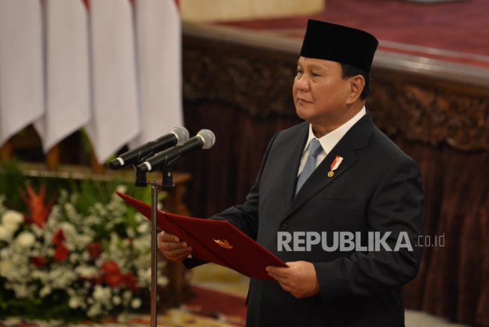 Prabowo Bawa Indonesia Gabung BRICS? Ini Tanda-Tandanya Presiden Prabowo Subianto di Istana Negara, Jakarta, Senin (21/10/2024). Prabowo disebut menimbang keanggotaan Indonesia di BRICS.