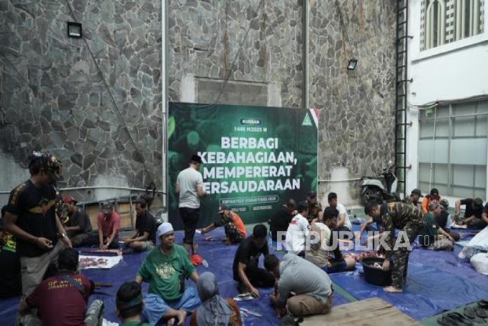 GP Ansor Sebar 1.500 Paket Daging Qurban dari 17 Ekor