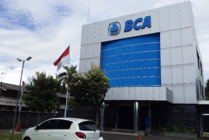 BCA Dorong Dampak Nyata ESG Lewat Program Genera-Z Berbakti