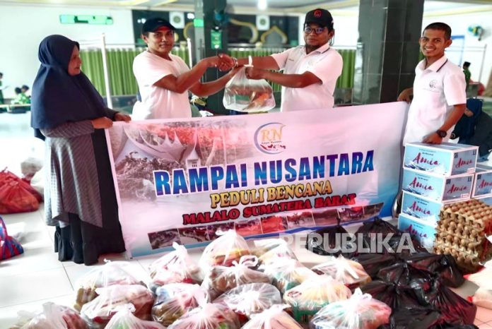 Rampai Nusantara Salurkan Bantuan di Sumbar, Aceh, dan Sumut untuk